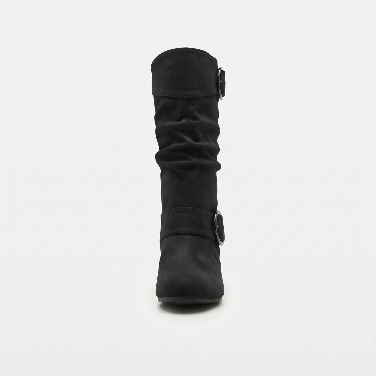 Noir botte femme seule en studio, vue de face, tige haute froncée, boucles à anneau métallique sur les côtés et bout pointu