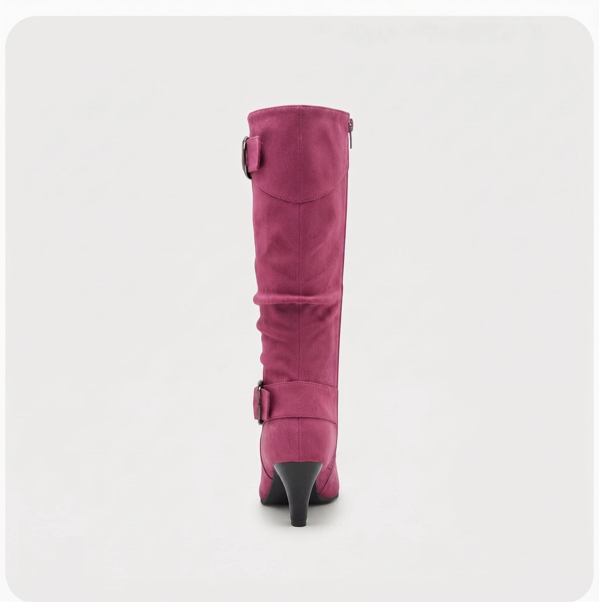 Rose fuchsia botte femme seule en studio, vue de dos, boucles à anneau métallique en haut de tige et à la cheville, talon fin