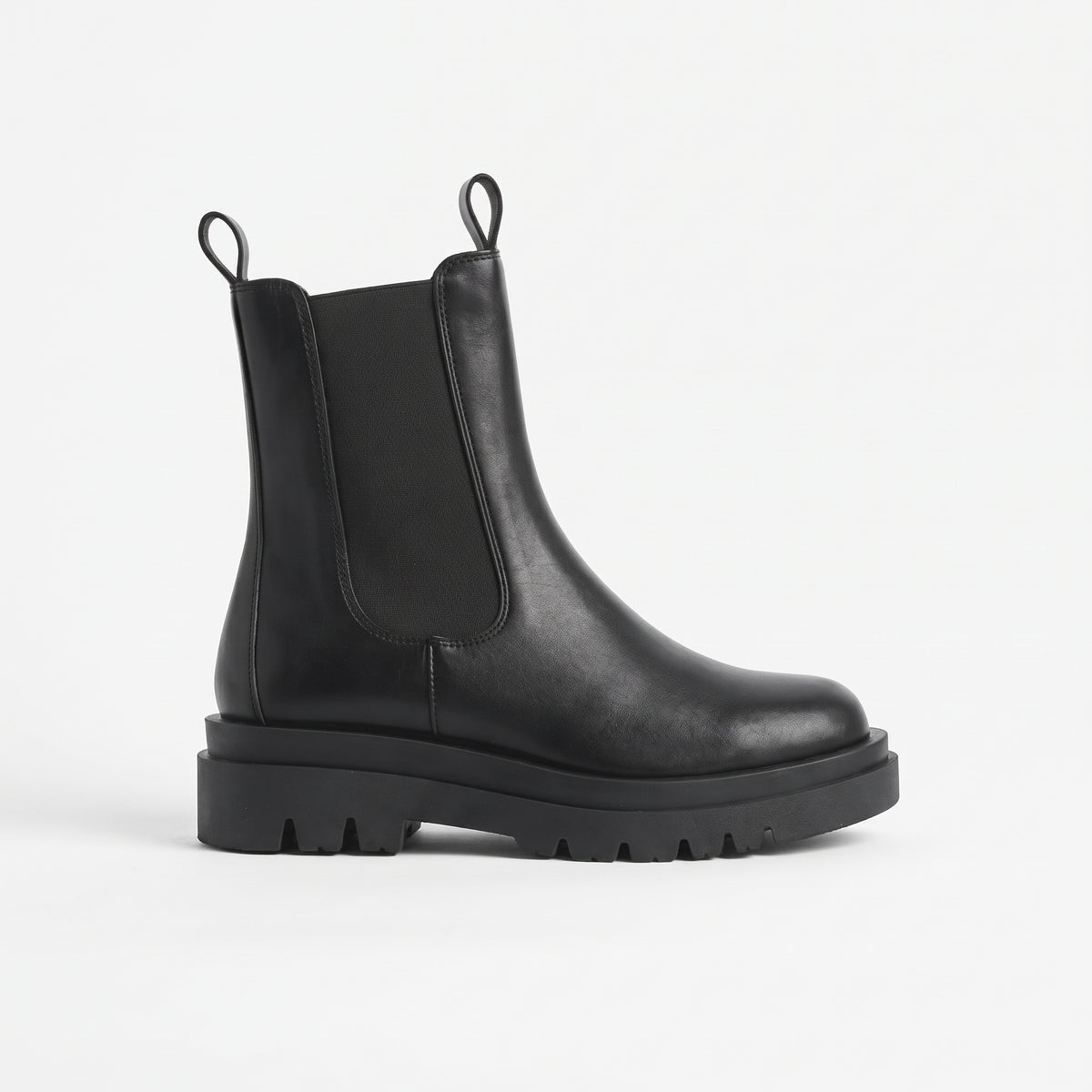 Noir bottines style britannique femme talon carré profil latéral Chaussay